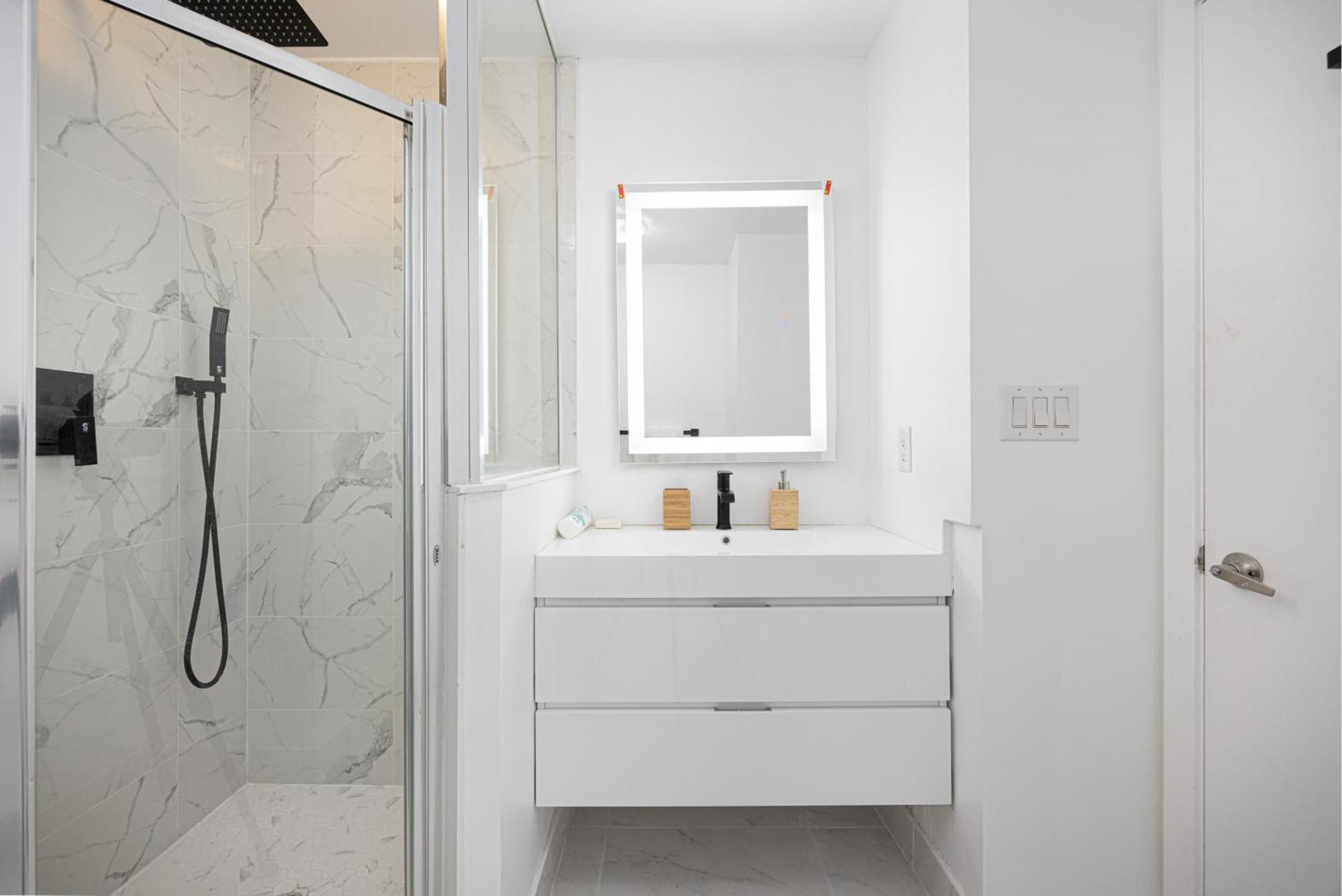 Newly Renovated Cozy Condo/Union Station Toronto Exterior foto